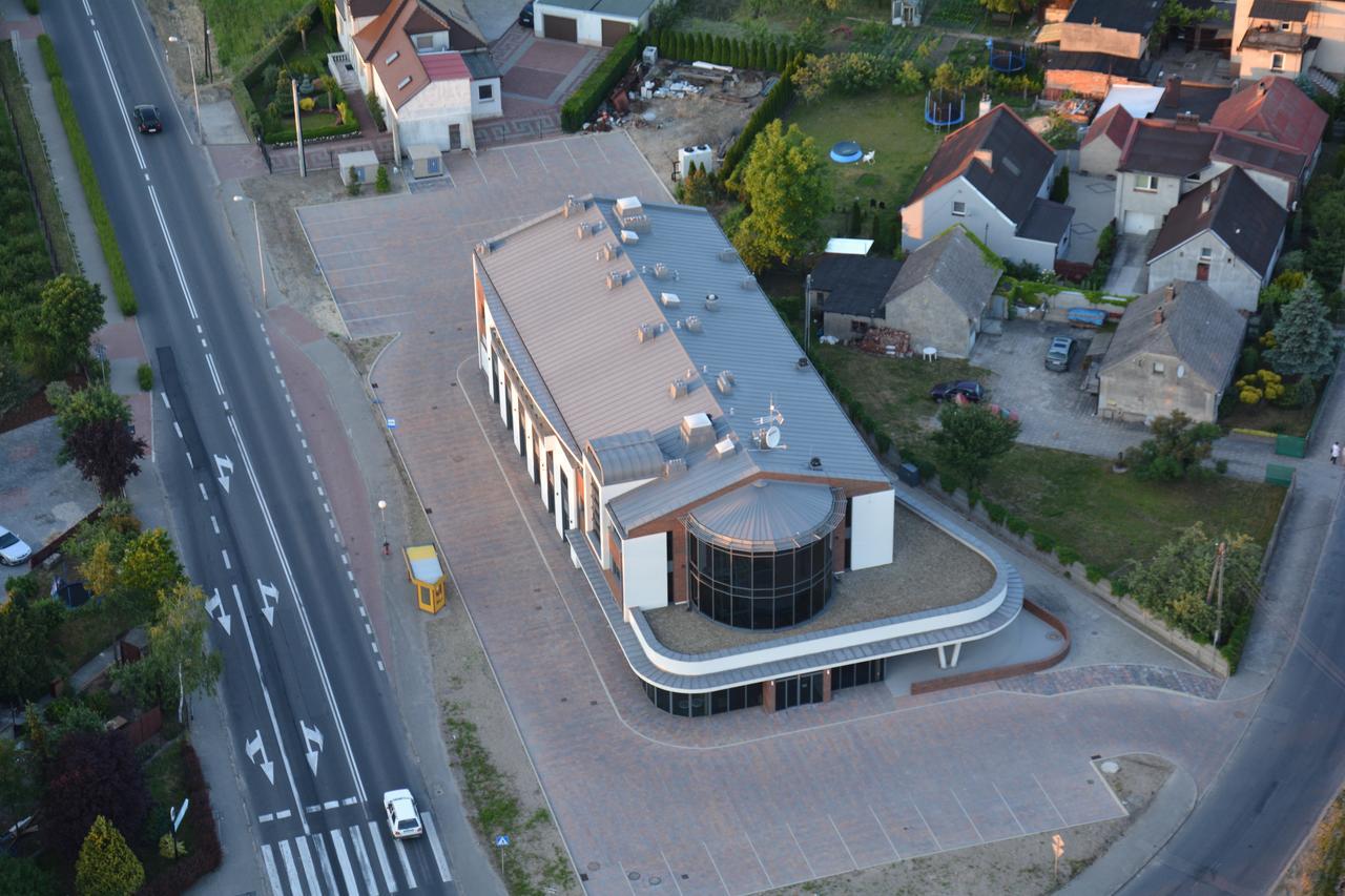 Hotel Kosma Kozmin エクステリア 写真