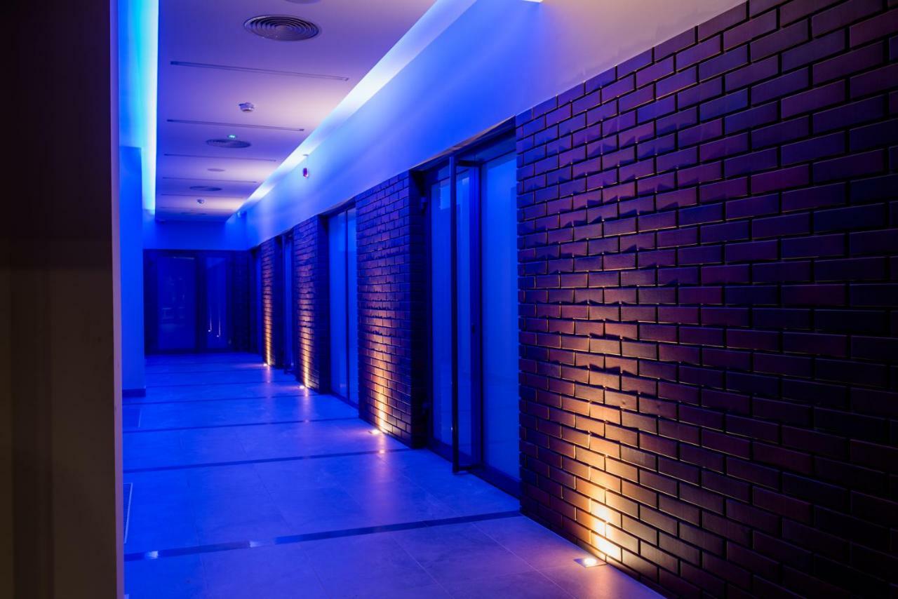 Hotel Kosma Kozmin エクステリア 写真