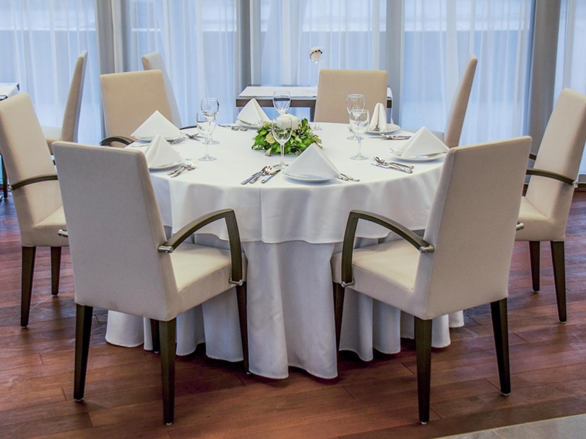 Hotel Kosma Kozmin エクステリア 写真