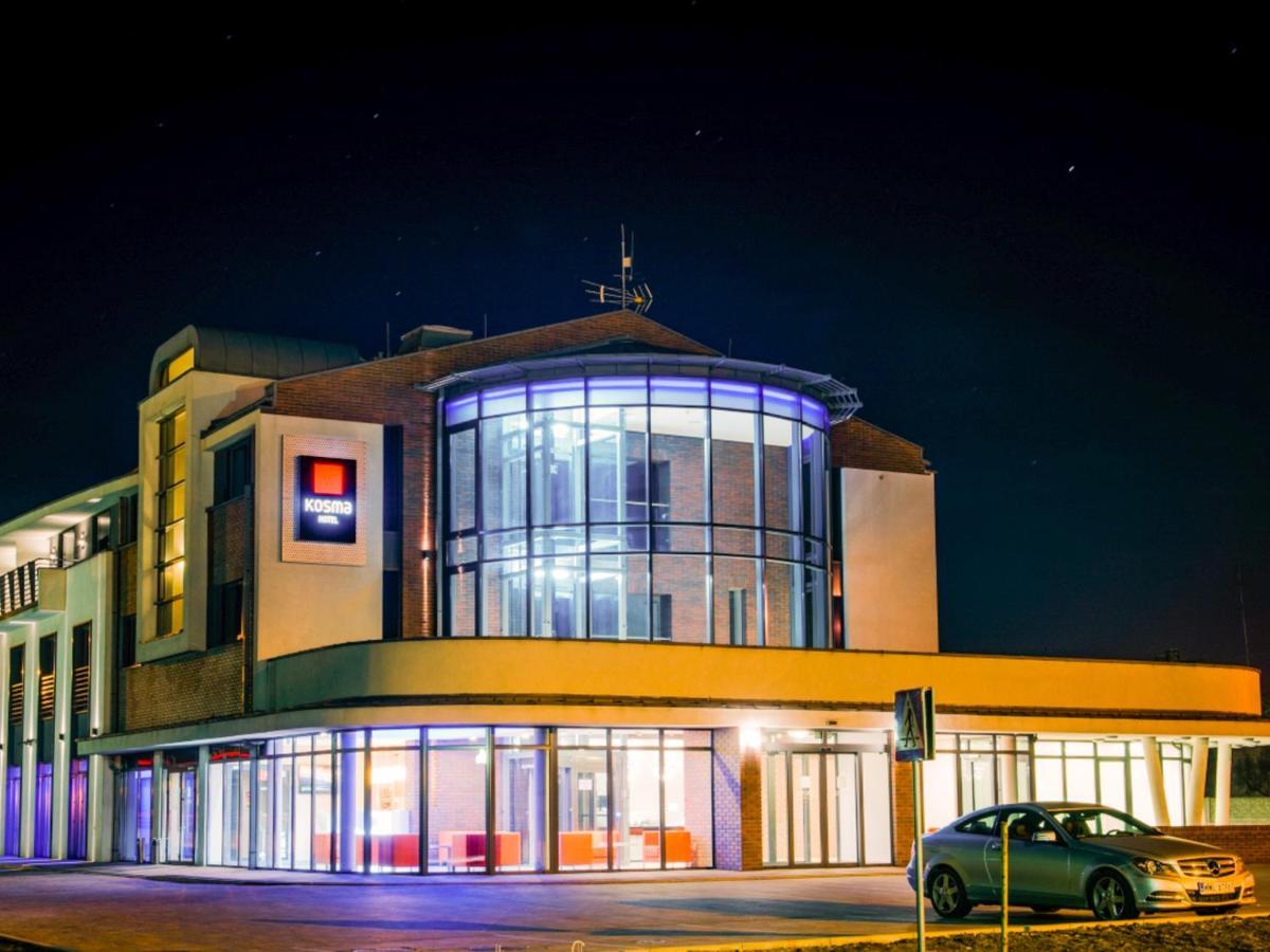 Hotel Kosma Kozmin エクステリア 写真